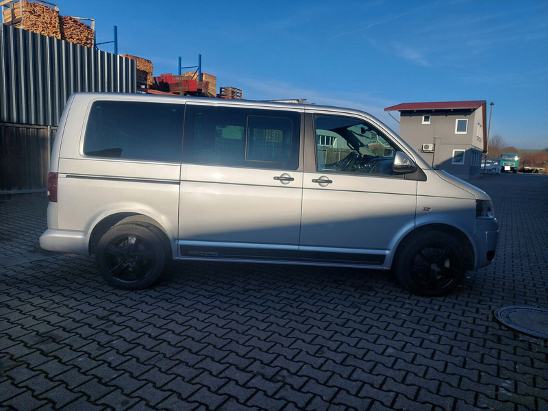 Volkswagen Transporter Multivan AHK Doppelklima Tisch Leder 7-Sitzer - מיניבוס, כלי רכב מסחרי לנוסעים: תמונה 4 Volkswagen Transporter Multivan AHK Doppelklima Tisch Leder 7-Sitzer - מיניבוס, כלי רכב מסחרי לנוסעים: תמונה 4