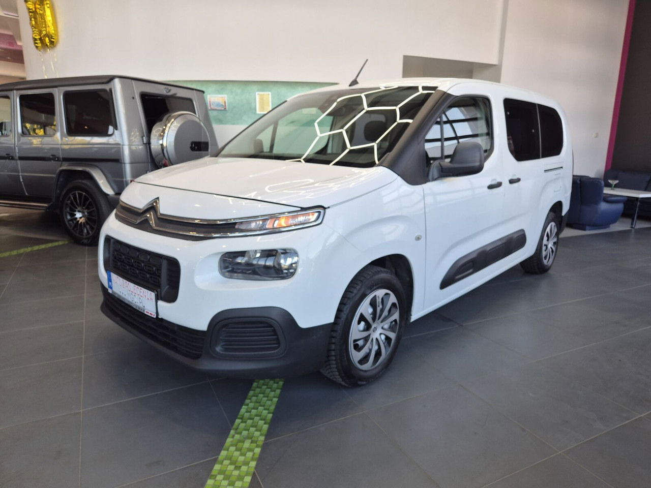 Citroën Berlingo 1.2 / 1 Owner / Serviced - כלי רכב מסחרי עם לוח: תמונה 2 Citroën Berlingo 1.2 / 1 Owner / Serviced - כלי רכב מסחרי עם לוח: תמונה 2