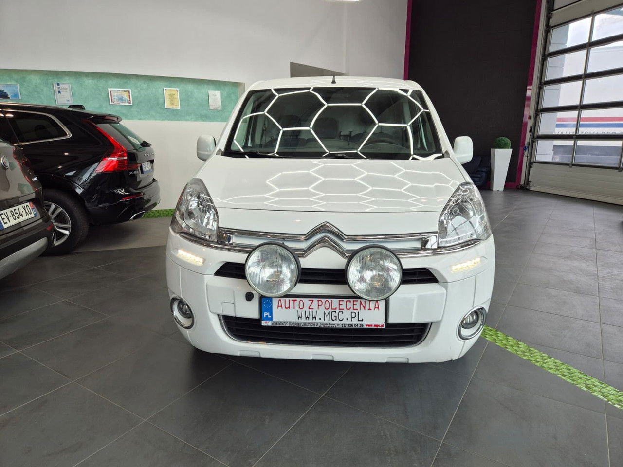 Citroën Berlingo 1.6 HDI 4X4 / Facelift / LOW KM / Serviced - כלי רכב מסחרי קטן: תמונה 3 Citroën Berlingo 1.6 HDI 4X4 / Facelift / LOW KM / Serviced - כלי רכב מסחרי קטן: תמונה 3