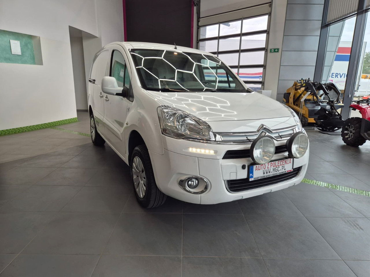Citroën Berlingo 1.6 HDI 4X4 / Facelift / LOW KM / Serviced - כלי רכב מסחרי קטן: תמונה 4 Citroën Berlingo 1.6 HDI 4X4 / Facelift / LOW KM / Serviced - כלי רכב מסחרי קטן: תמונה 4