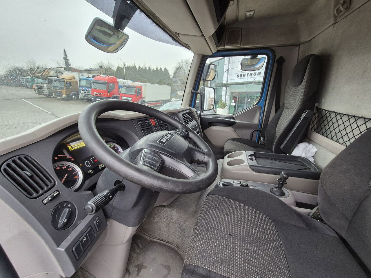 משאית תיבה DAF LF 220 DAF LF 220: תמונה 28
