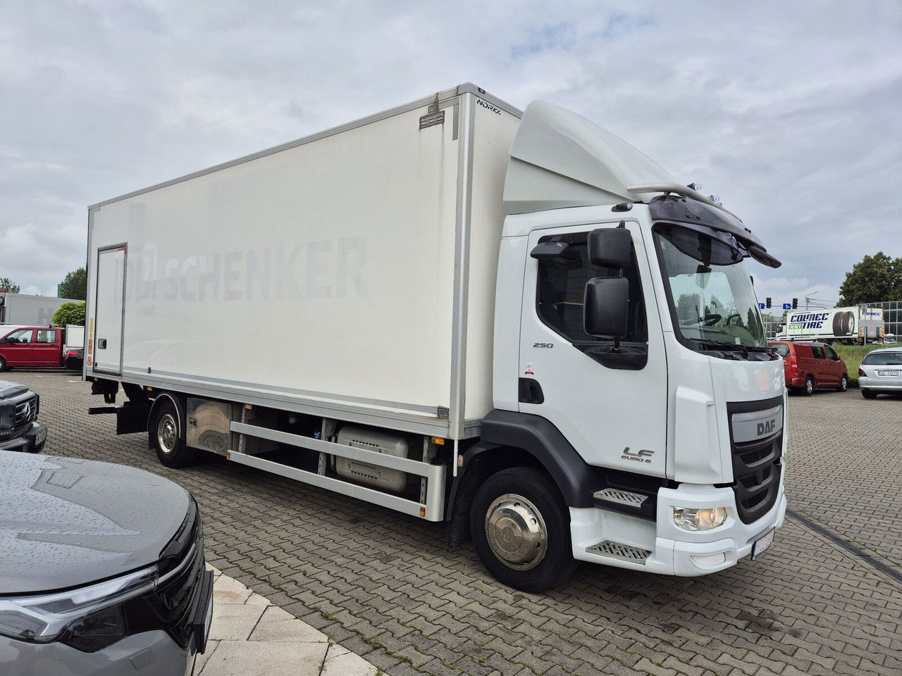 DAF LF 250 FA / Euro 6 / 18 EP / 3 Seats / 1 Owner - משאית תיבה: תמונה 5 DAF LF 250 FA / Euro 6 / 18 EP / 3 Seats / 1 Owner - משאית תיבה: תמונה 5