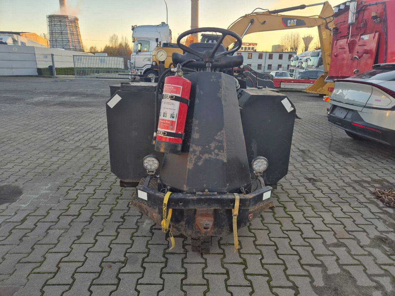 Diversen HM10HD / 1999 / 1 Owner Savalco HM10HD / 1999 / 1 Owner - מפיץ אספלט: תמונה 3 Diversen HM10HD / 1999 / 1 Owner Savalco HM10HD / 1999 / 1 Owner - מפיץ אספלט: תמונה 3