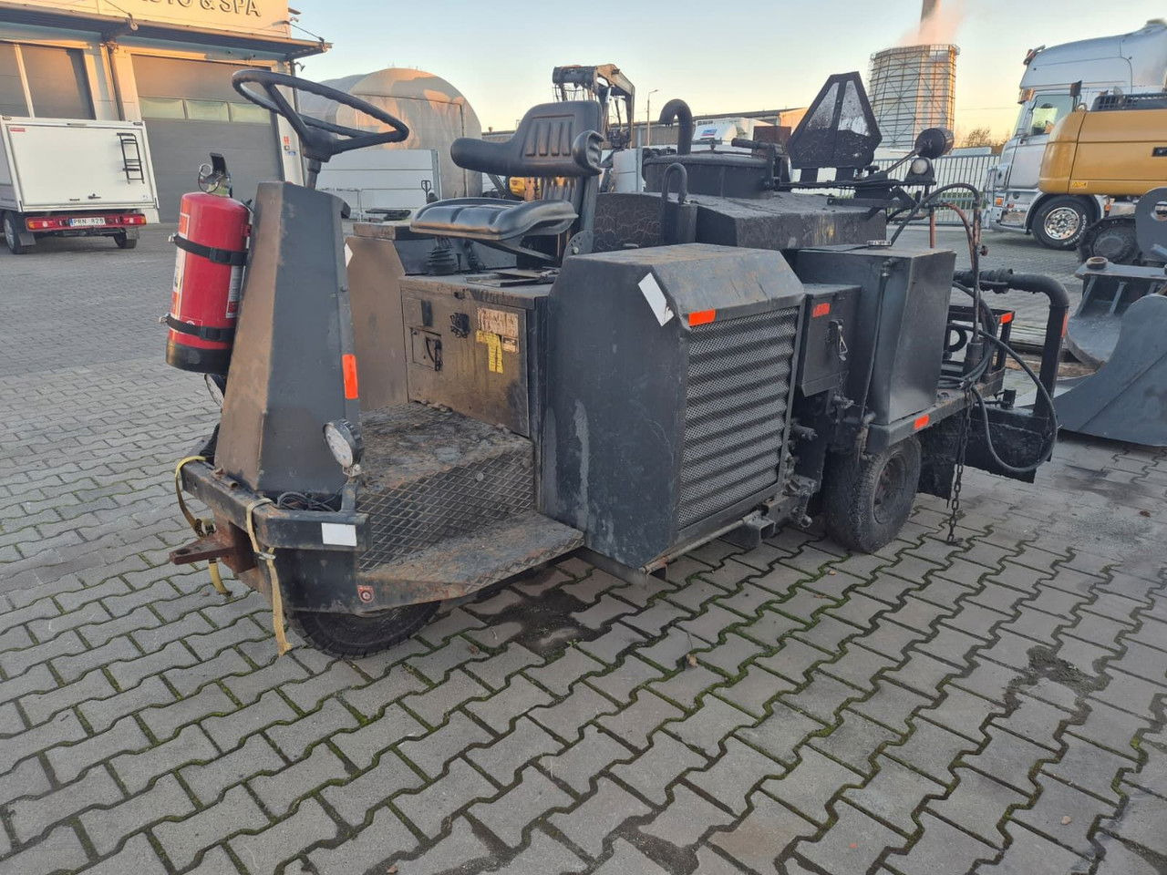 Diversen HM10HD / 1999 / 1 Owner Savalco HM10HD / 1999 / 1 Owner - מפיץ אספלט: תמונה 1 Diversen HM10HD / 1999 / 1 Owner Savalco HM10HD / 1999 / 1 Owner - מפיץ אספלט: תמונה 1