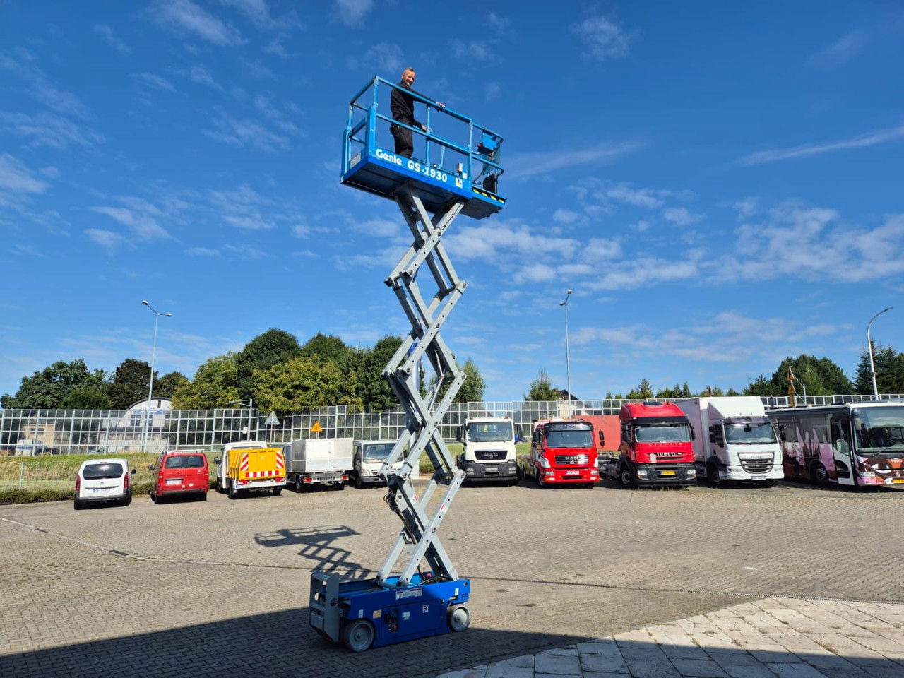 Genie GS1930 / 4X4 / 1 Owner / Serviced - מעלית מספריים: תמונה 2 Genie GS1930 / 4X4 / 1 Owner / Serviced - מעלית מספריים: תמונה 2