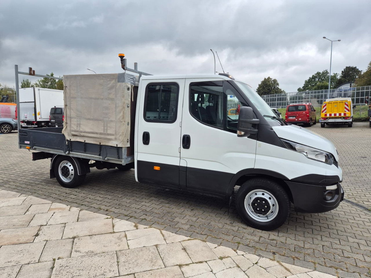 IVECO Daily 35 35S15 / Doka / 1 Owner / LOW KM / 7 Seats - כלי רכב מסחרי במיטה שטוחה: תמונה 5 IVECO Daily 35 35S15 / Doka / 1 Owner / LOW KM / 7 Seats - כלי רכב מסחרי במיטה שטוחה: תמונה 5