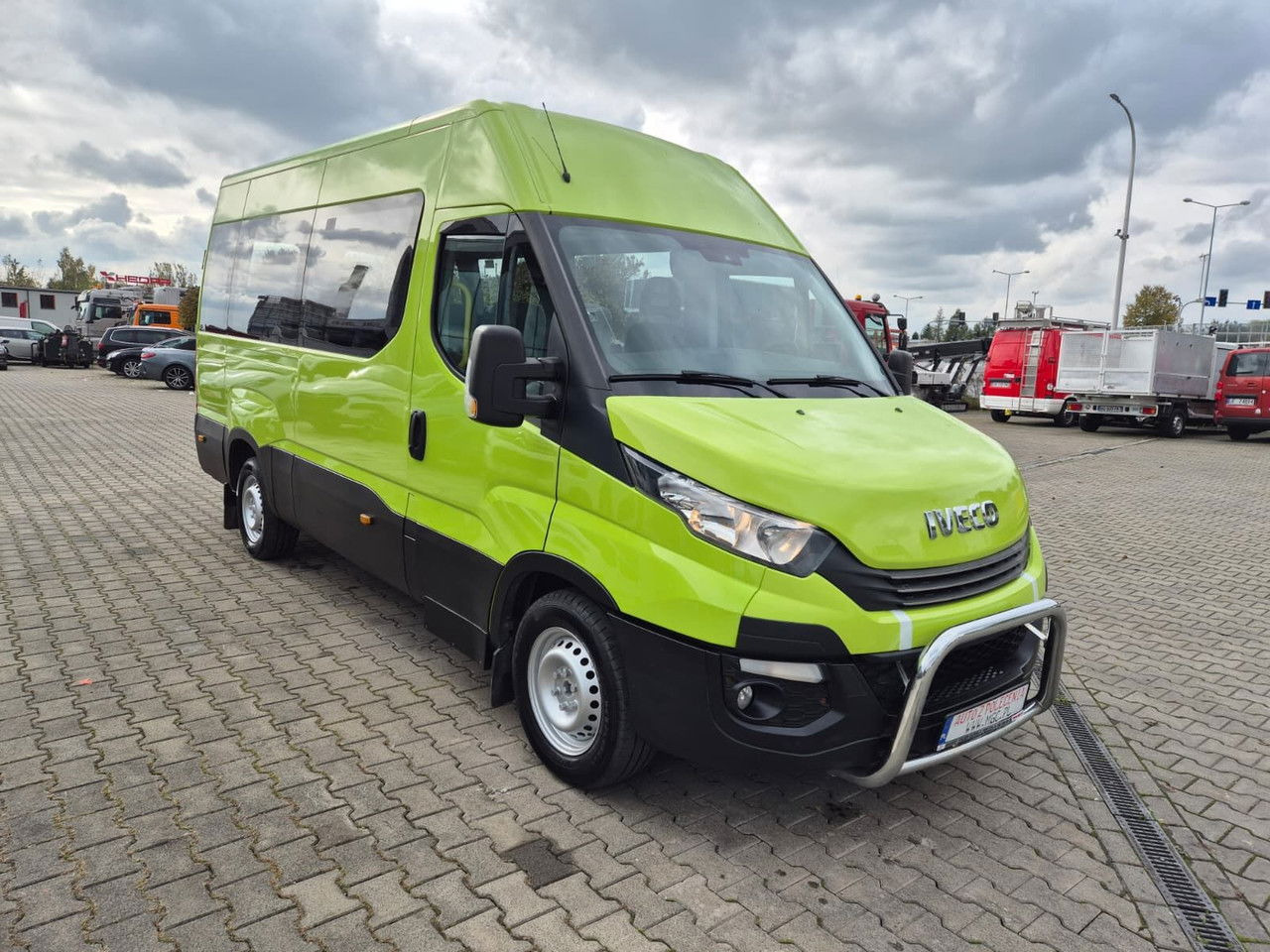 IVECO Daily 35S12 Hi-Matic / 10 Seats - מיניבוס, כלי רכב מסחרי לנוסעים: תמונה 5 IVECO Daily 35S12 Hi-Matic / 10 Seats - מיניבוס, כלי רכב מסחרי לנוסעים: תמונה 5