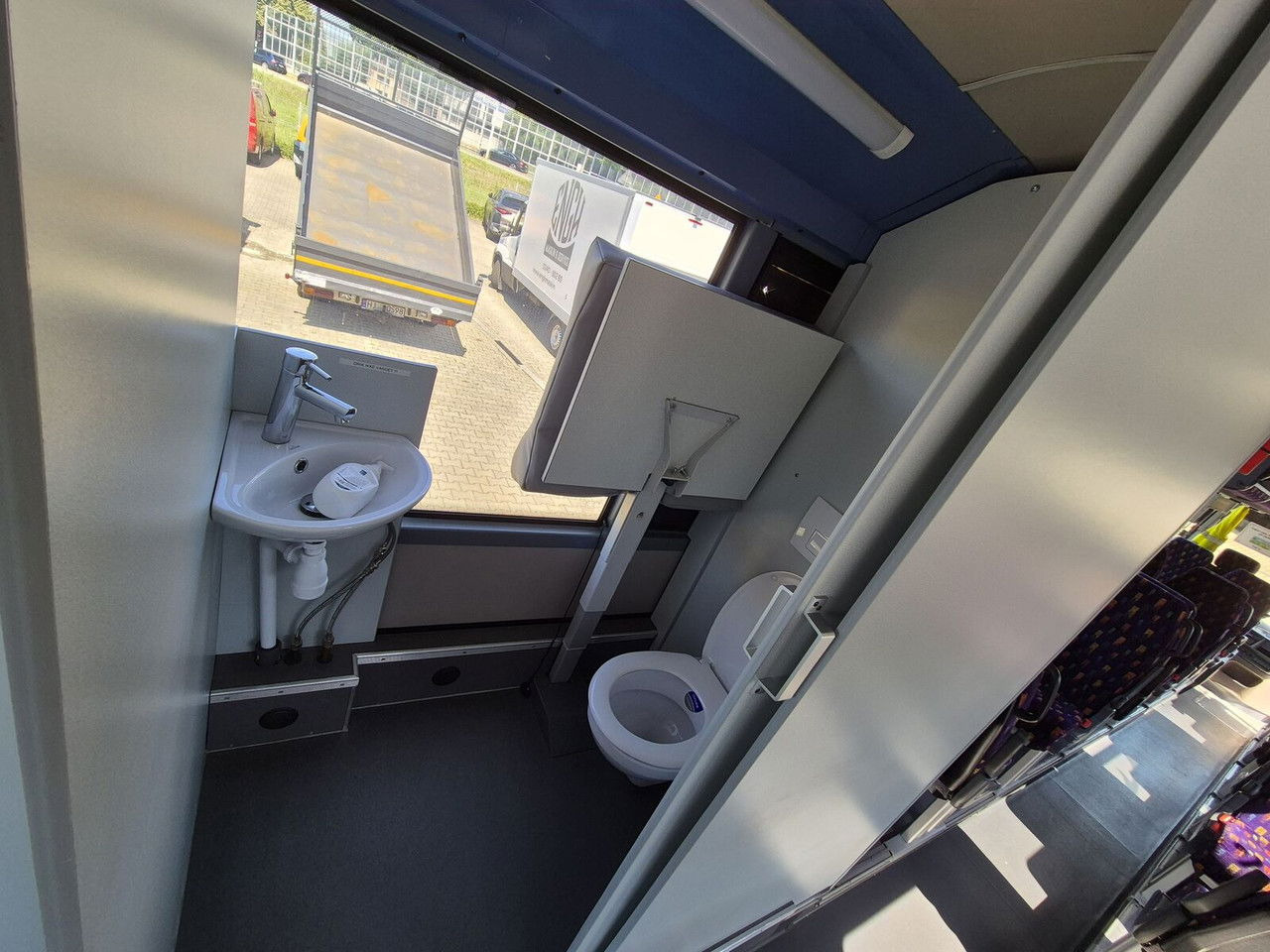 הַחכָּרָה  Irisbus Iveco 330 KM / Like Camper / Solar Panels Irisbus Iveco 330 KM / Like Camper / Solar Panels: תמונה 16