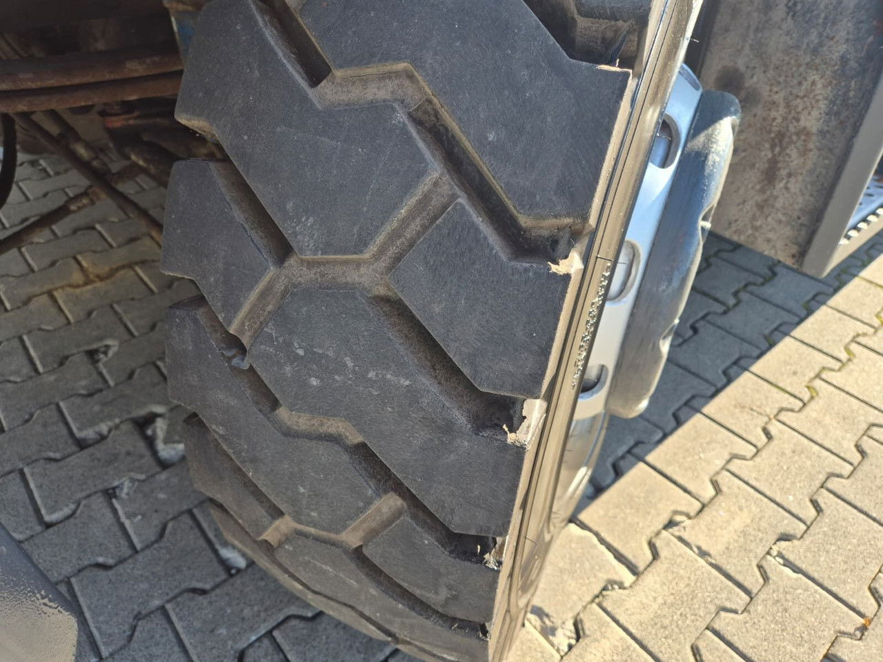 טרקטור מסוף KALMAR TR618i - 4X4 - LIKE NEW!: תמונה 18 טרקטור מסוף KALMAR TR618i - 4X4 - LIKE NEW!: תמונה 18