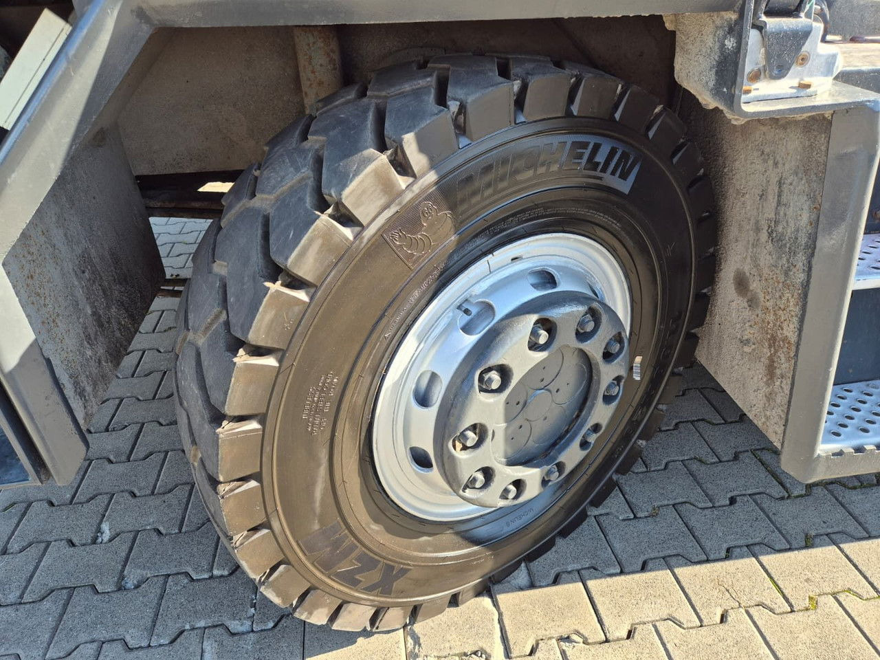 טרקטור מסוף KALMAR TR618i - 4X4 - LIKE NEW!: תמונה 17 טרקטור מסוף KALMAR TR618i - 4X4 - LIKE NEW!: תמונה 17