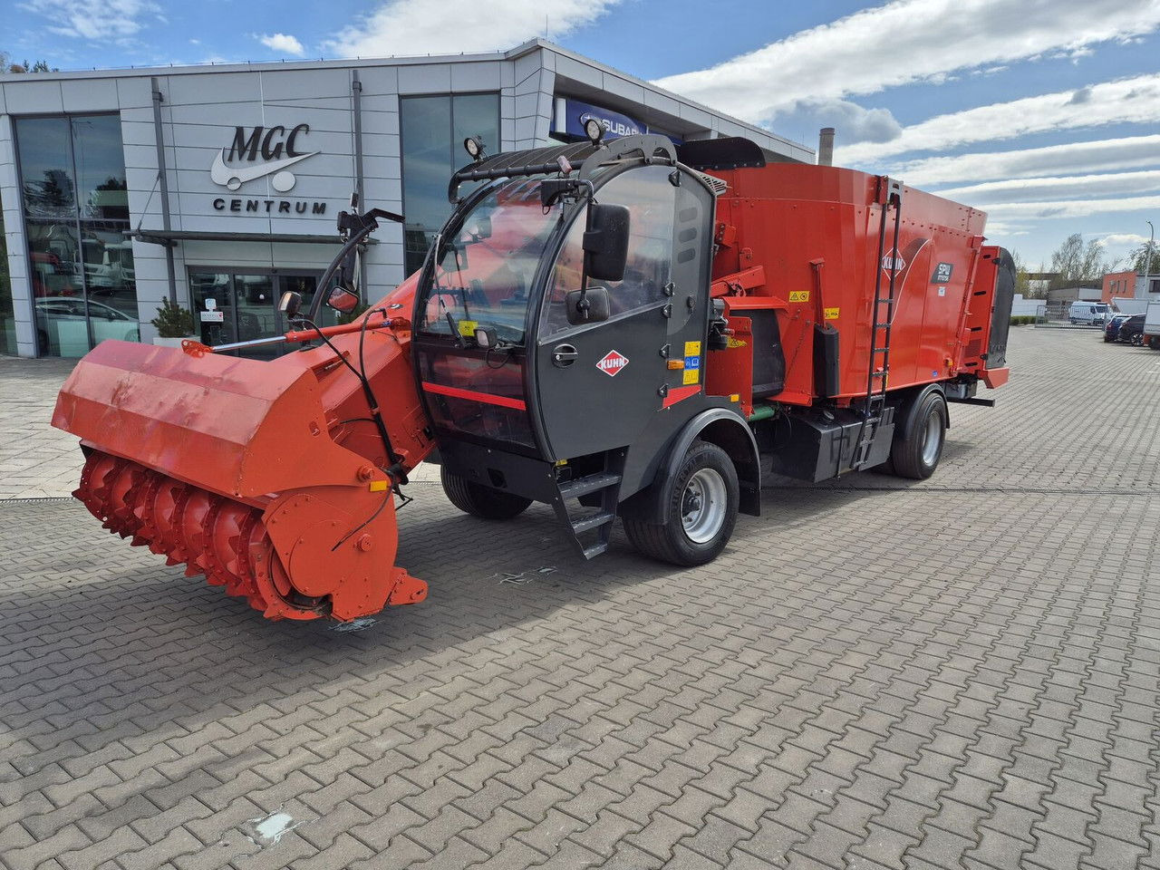 Kuhn SPW 22 Intense /feed wagon/ 1 Owner / NEW Service SPW 22 Intense /feed wago - עגלת מערבל מספוא: תמונה 2 Kuhn SPW 22 Intense /feed wagon/ 1 Owner / NEW Service SPW 22 Intense /feed wago - עגלת מערבל מספוא: תמונה 2