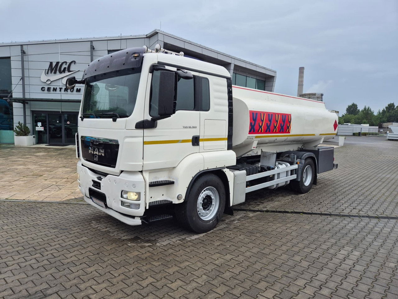 MAN TGS 18.360 OIL Transport / Good Condition - משאית מכל: תמונה 2 MAN TGS 18.360 OIL Transport / Good Condition - משאית מכל: תמונה 2