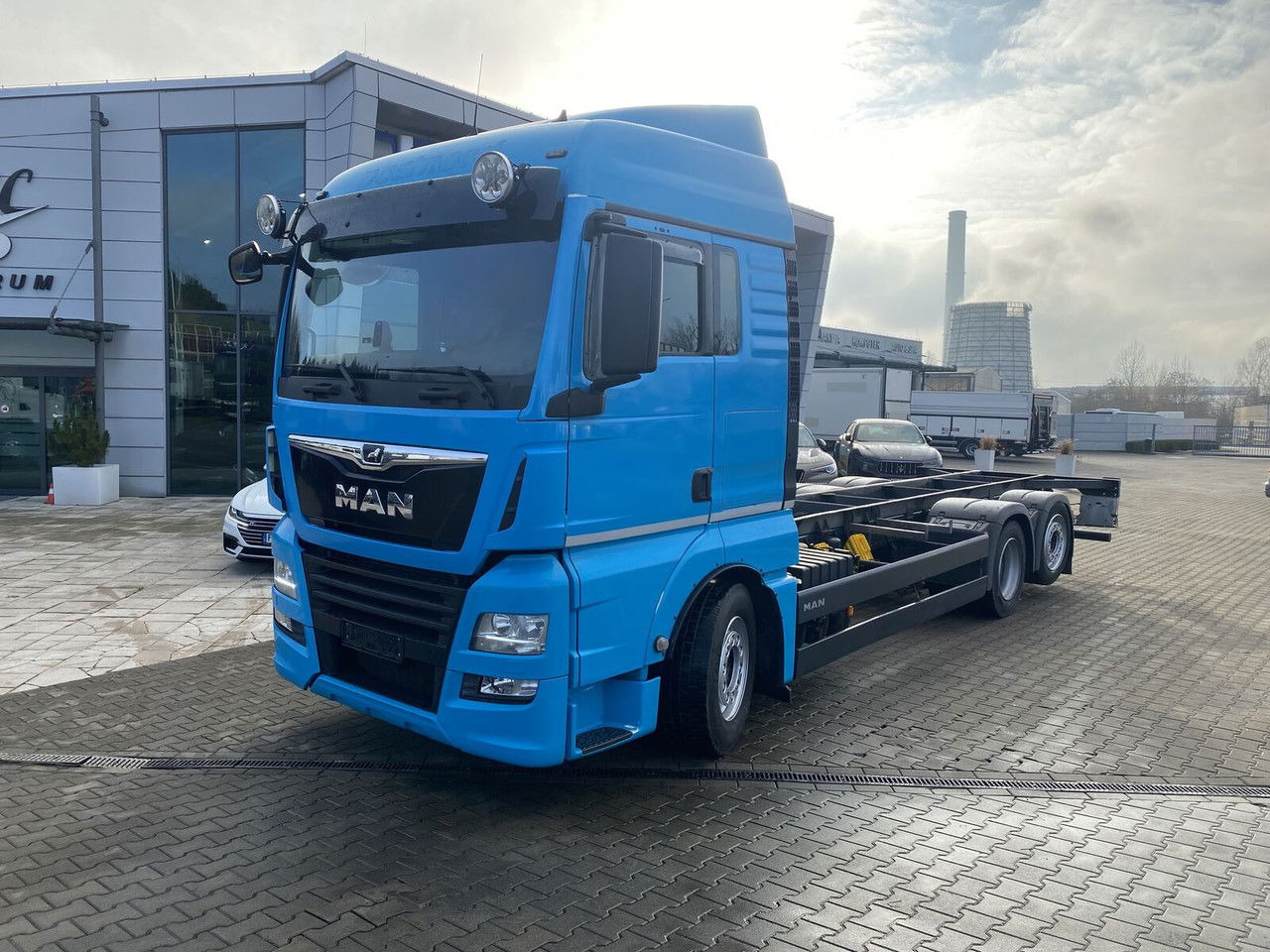 MAN TGX 26.500 NEW Service AT MAN / Frame - משאית עם שלדת תא: תמונה 1 MAN TGX 26.500 NEW Service AT MAN / Frame - משאית עם שלדת תא: תמונה 1