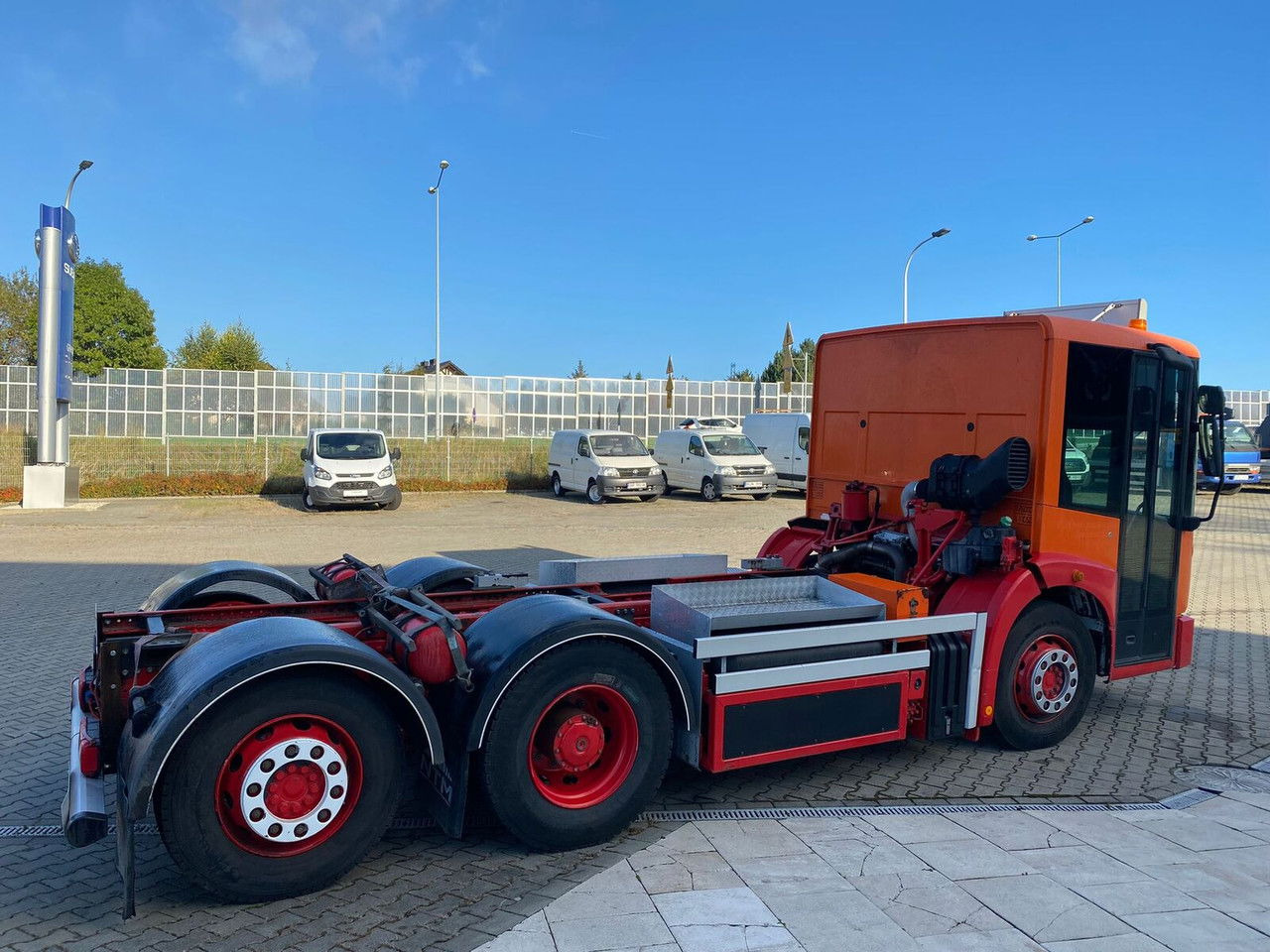 MERCEDES-BENZ Mercedes-Benz Eqonic 2628 - 1 Owner - Euro6 - LOW KM - משאית עם שלדת תא: תמונה 2 MERCEDES-BENZ Mercedes-Benz Eqonic 2628 - 1 Owner - Euro6 - LOW KM - משאית עם שלדת תא: תמונה 2