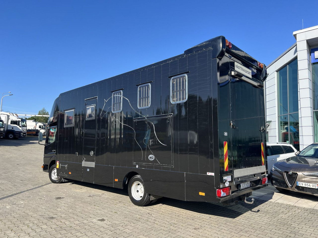Mercedes-Benz Atego 815 For 4 horses + 3 people / like camper - משאית סוסים: תמונה 4 Mercedes-Benz Atego 815 For 4 horses + 3 people / like camper - משאית סוסים: תמונה 4