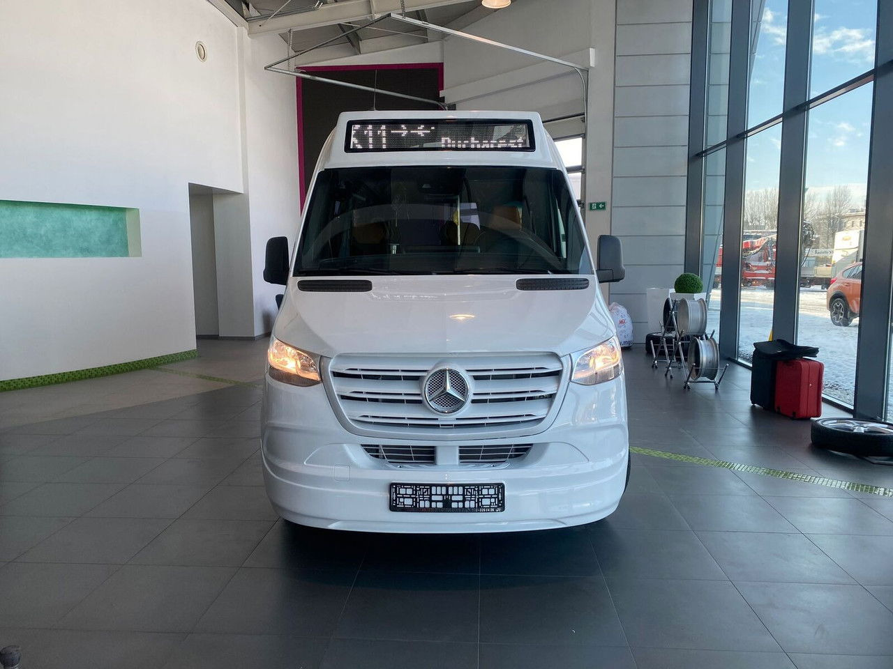 Mercedes-Benz Sprinter 517 - מיניבוס, כלי רכב מסחרי לנוסעים: תמונה 3 Mercedes-Benz Sprinter 517 - מיניבוס, כלי רכב מסחרי לנוסעים: תמונה 3