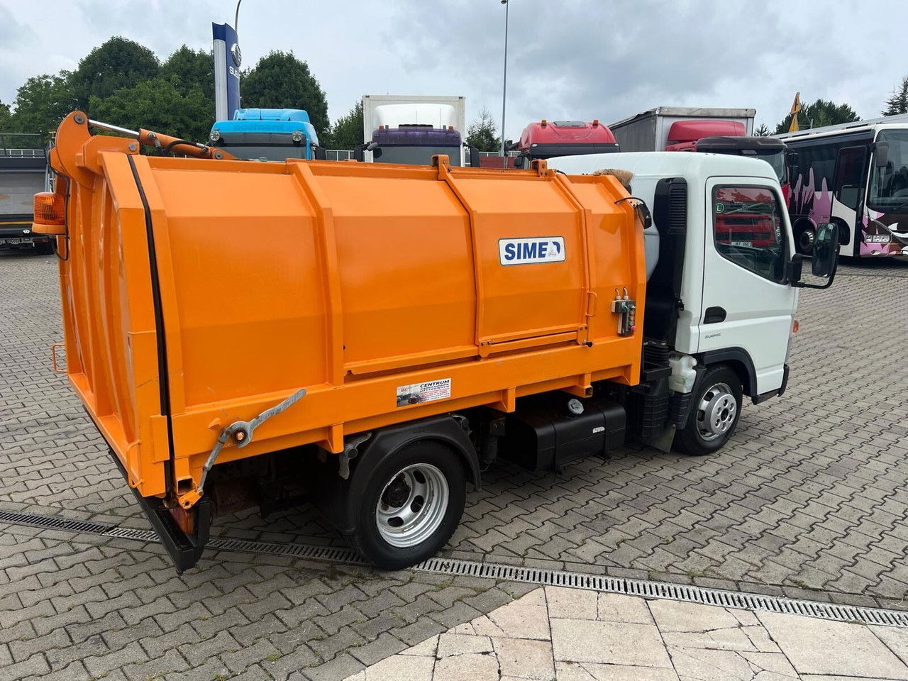 Mitsubishi Canter Fuso 3S13 AMT / Presscontainer / LOW KM / Super Condition - משאית אשפה: תמונה 4 Mitsubishi Canter Fuso 3S13 AMT / Presscontainer / LOW KM / Super Condition - משאית אשפה: תמונה 4