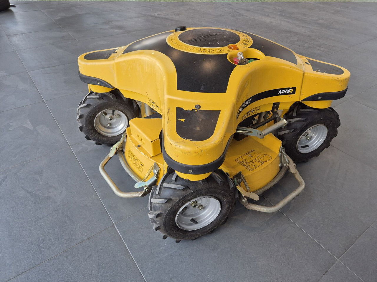 Spider MINI Mini Spider II / 4X4 / NEW Service / Works Great - מכסחת גינה: תמונה 5 Spider MINI Mini Spider II / 4X4 / NEW Service / Works Great - מכסחת גינה: תמונה 5