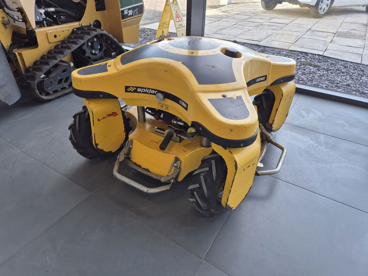 Spider MINI Mini Spider II / 4X4 / NEW Service / Works Great - מכסחת גינה: תמונה 2 Spider MINI Mini Spider II / 4X4 / NEW Service / Works Great - מכסחת גינה: תמונה 2