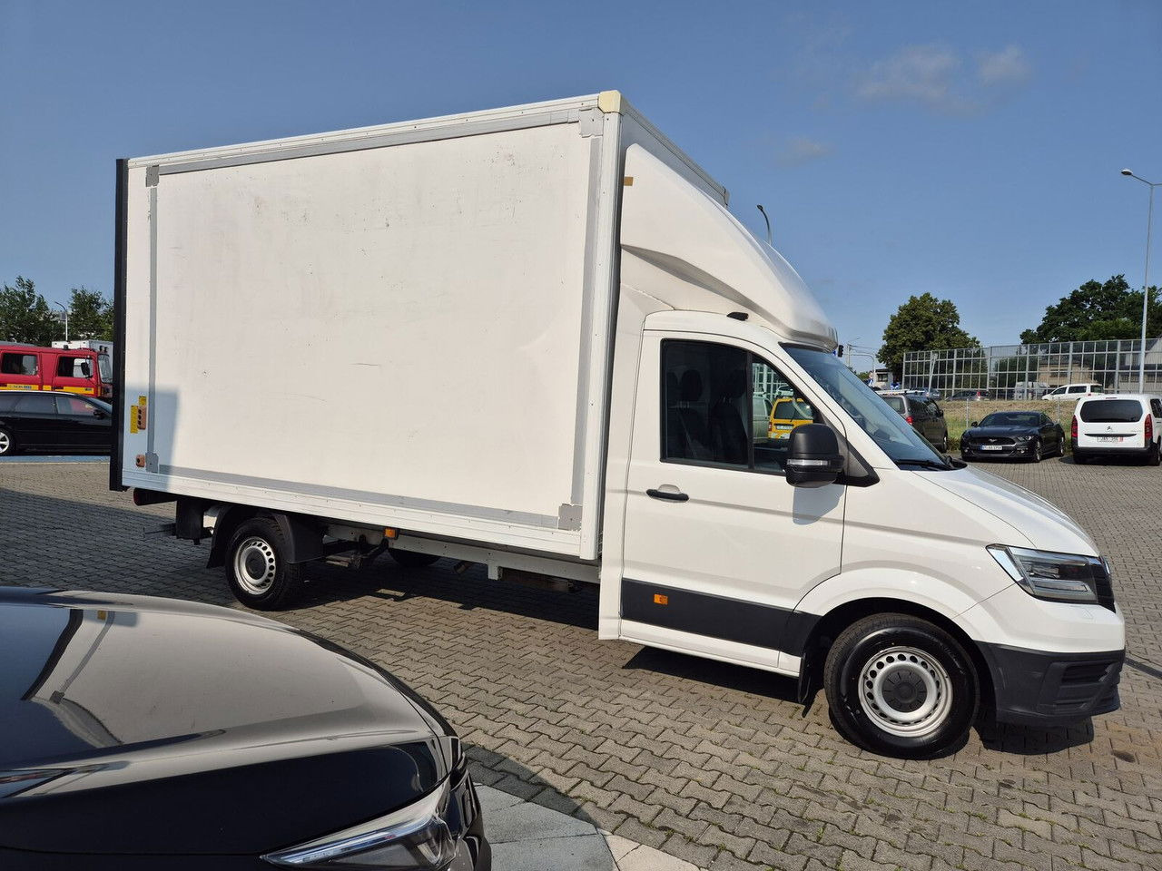 VOLKSWAGEN Crafter 2.0 TDI 177HP / High Container / Lift 750KG / Super Cond - כלי רכב מסחרי עם תיבה: תמונה 2 VOLKSWAGEN Crafter 2.0 TDI 177HP / High Container / Lift 750KG / Super Cond - כלי רכב מסחרי עם תיבה: תמונה 2