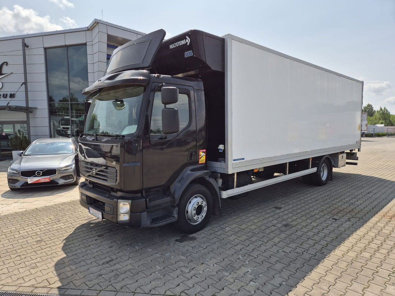 Volvo FL 240 1 Owner / Izotherm / Zepro 1500KG / Euro IV - משאית תיבה: תמונה 1 Volvo FL 240 1 Owner / Izotherm / Zepro 1500KG / Euro IV - משאית תיבה: תמונה 1