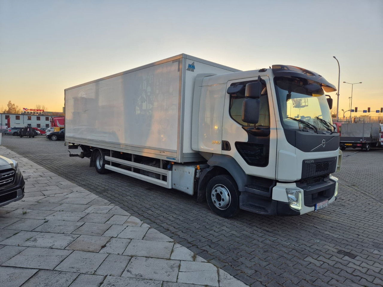 Volvo FL 240 - משאית קירור: תמונה 5 Volvo FL 240 - משאית קירור: תמונה 5