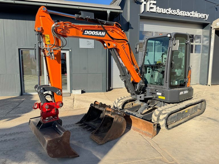 Doosan DX50Z-7 - Powertilt - 2022 Year - 330 Working Hours - מיני מחפר: תמונה 1 Doosan DX50Z-7 - Powertilt - 2022 Year - 330 Working Hours - מיני מחפר: תמונה 1