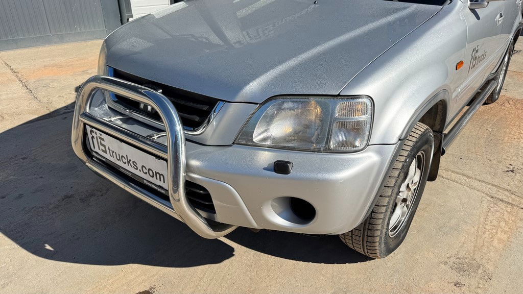 Honda CRV 2.0 - Petrol - AIR Condition - 5 Doors - SUV: תמונה 2 Honda CRV 2.0 - Petrol - AIR Condition - 5 Doors - SUV: תמונה 2