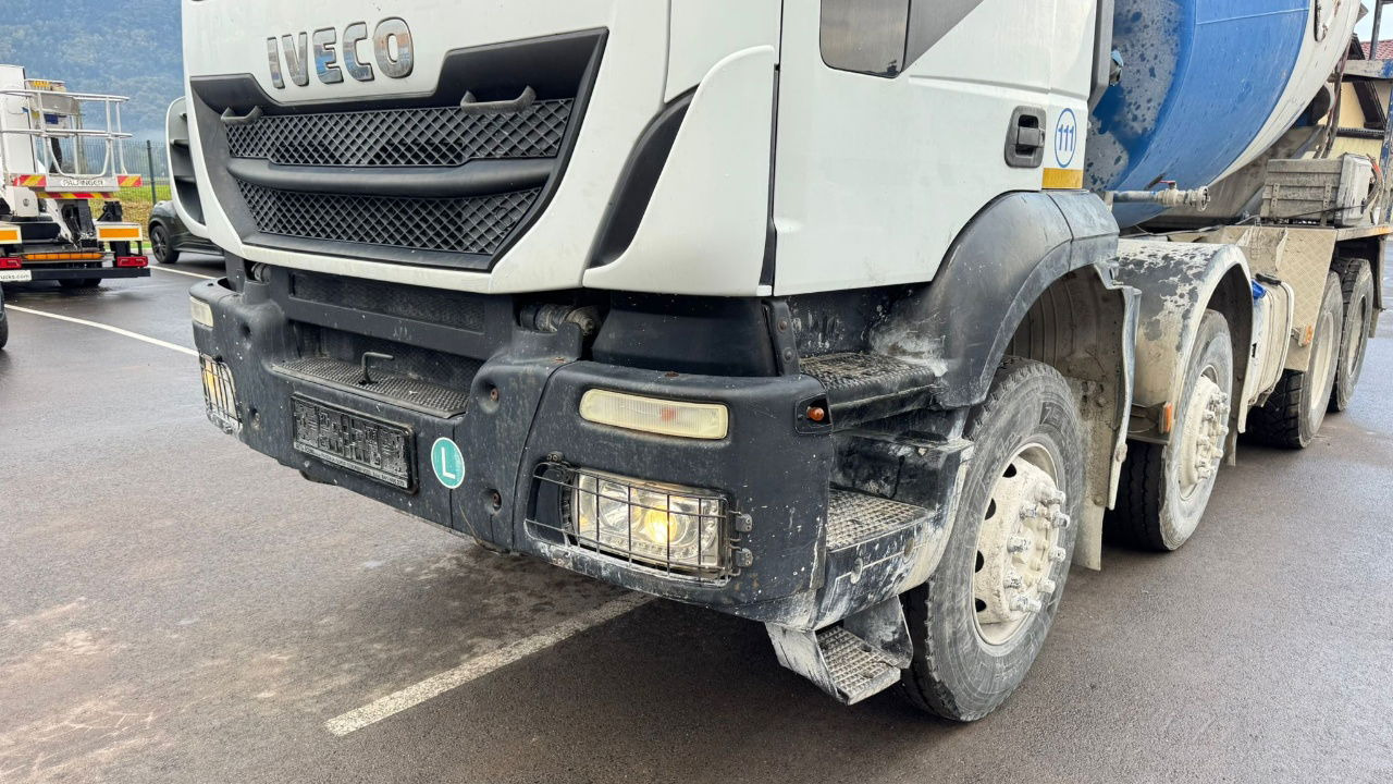 Iveco Trakker AD340TB45 8x4 mixer 10m3 - משאית מערבלת בטון: תמונה 2 Iveco Trakker AD340TB45 8x4 mixer 10m3 - משאית מערבלת בטון: תמונה 2