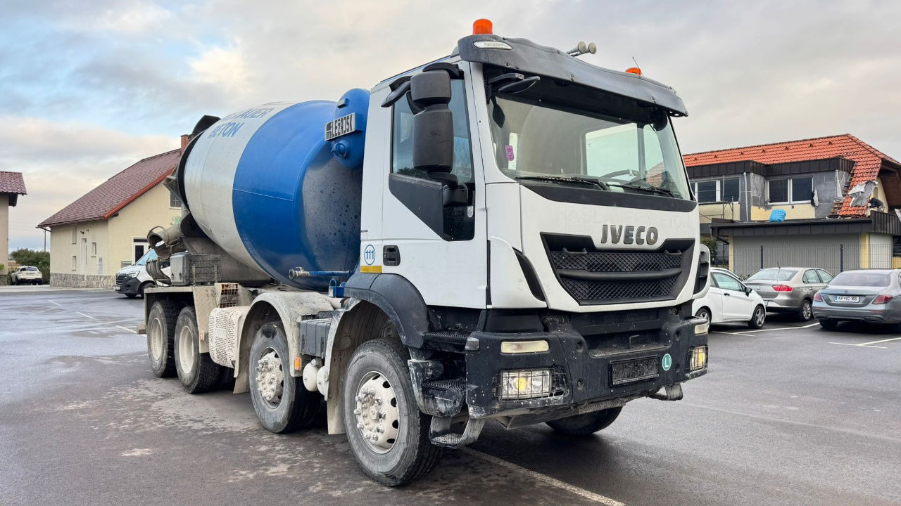 Iveco Trakker AD340TB45 8x4 mixer 10m3 - משאית מערבלת בטון: תמונה 3 Iveco Trakker AD340TB45 8x4 mixer 10m3 - משאית מערבלת בטון: תמונה 3