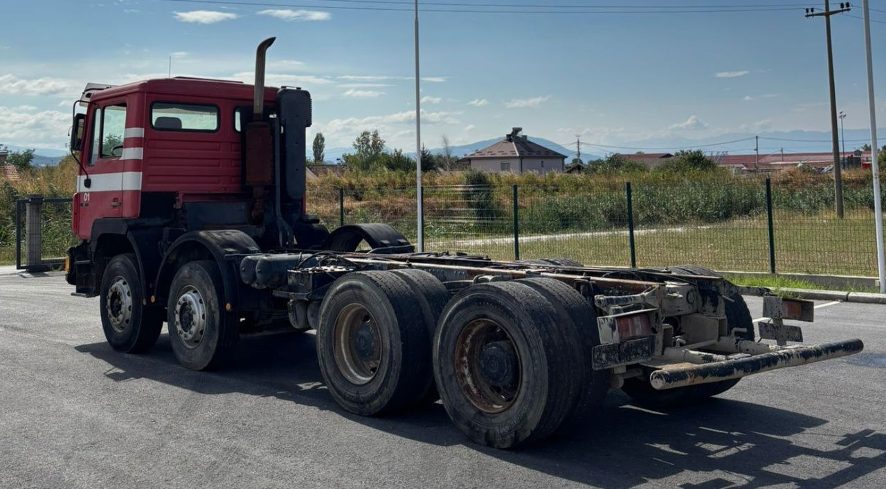 MAN 32.322 8x4 chassis - spring - משאית עם שלדת תא: תמונה 4 MAN 32.322 8x4 chassis - spring - משאית עם שלדת תא: תמונה 4