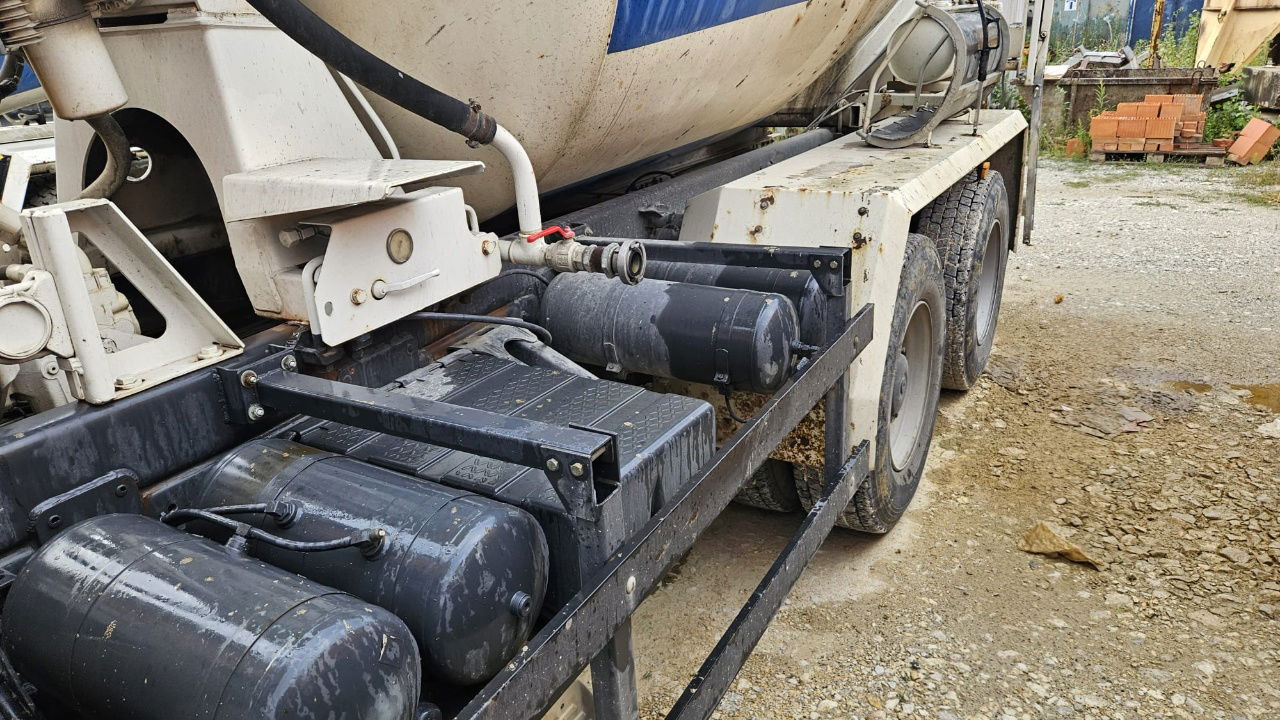 MAN FE 410A 8x4 mixer - 7m3 - euro 3 - משאית מערבלת בטון: תמונה 3 MAN FE 410A 8x4 mixer - 7m3 - euro 3 - משאית מערבלת בטון: תמונה 3