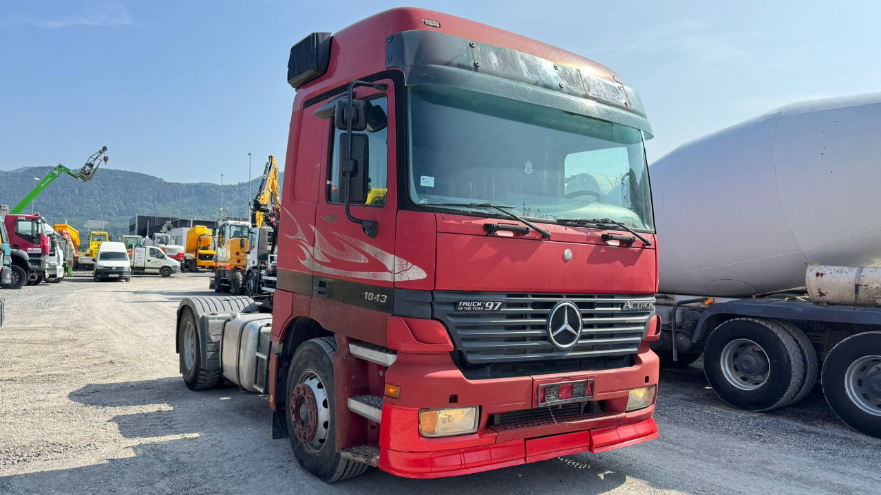 Mercedes-Benz Actros 1853 LS 4x2 tractor unit - air condition - יחידת טרקטור: תמונה 3 Mercedes-Benz Actros 1853 LS 4x2 tractor unit - air condition - יחידת טרקטור: תמונה 3