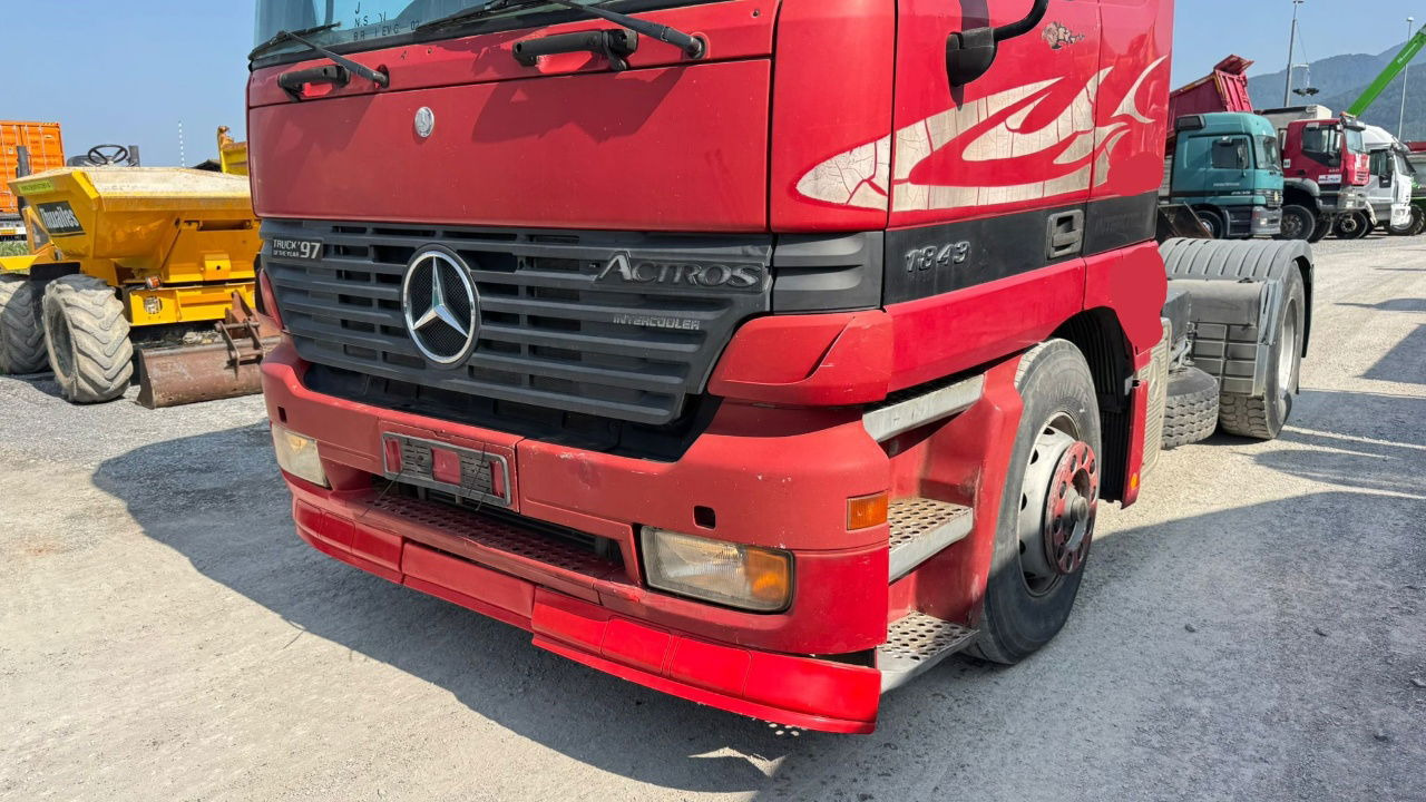 Mercedes-Benz Actros 1853 LS 4x2 tractor unit - air condition - יחידת טרקטור: תמונה 2 Mercedes-Benz Actros 1853 LS 4x2 tractor unit - air condition - יחידת טרקטור: תמונה 2