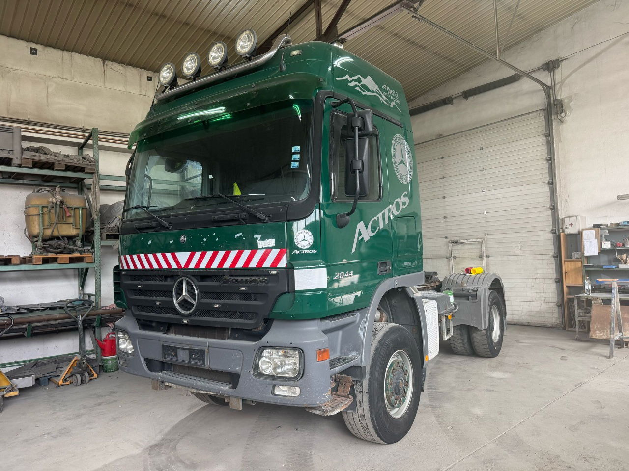 Mercedes-Benz Actros 2044 AS 4x4 tractor unit spring - eps - tipp. hydr. - יחידת טרקטור: תמונה 1 Mercedes-Benz Actros 2044 AS 4x4 tractor unit spring - eps - tipp. hydr. - יחידת טרקטור: תמונה 1