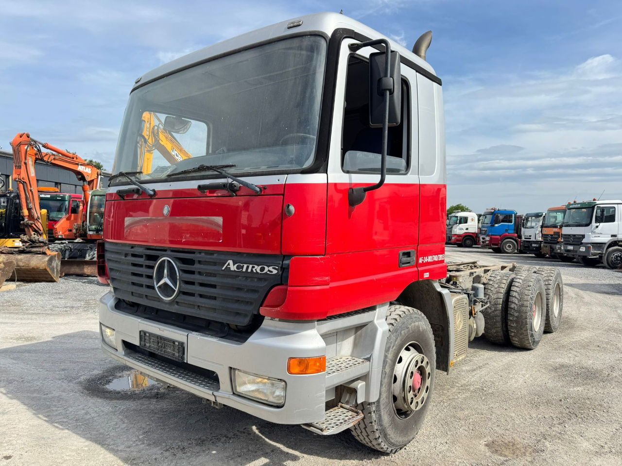 Mercedes-Benz Actros 2631 6x4 chassis - spring - משאית עם שלדת תא: תמונה 1 Mercedes-Benz Actros 2631 6x4 chassis - spring - משאית עם שלדת תא: תמונה 1