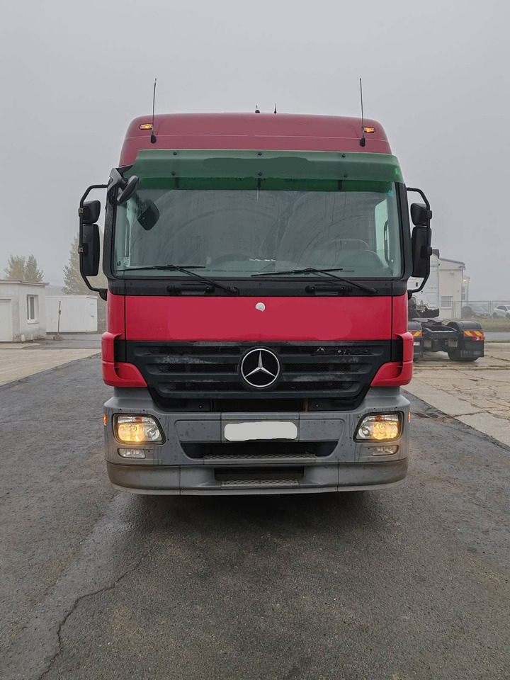 Mercedes-Benz Actros 2644L 6X4 stake body - Palfinger crane PK18500 - משאית צד נופל/ שטוחה: תמונה 3 Mercedes-Benz Actros 2644L 6X4 stake body - Palfinger crane PK18500 - משאית צד נופל/ שטוחה: תמונה 3
