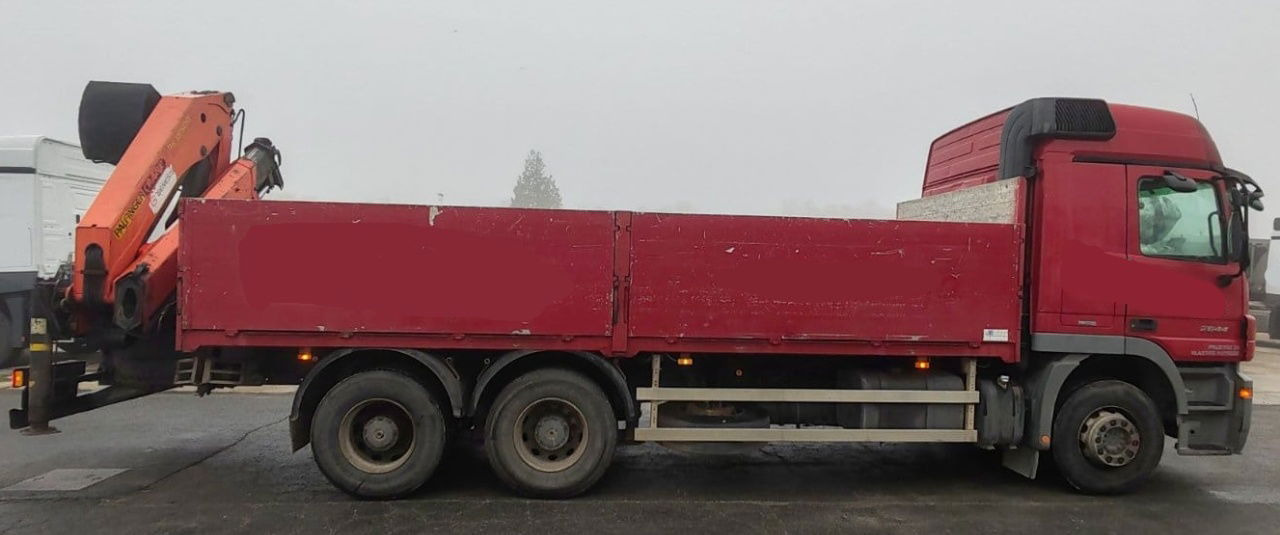 Mercedes-Benz Actros 2644L 6X4 stake body - Palfinger crane PK18500 - משאית צד נופל/ שטוחה: תמונה 4 Mercedes-Benz Actros 2644L 6X4 stake body - Palfinger crane PK18500 - משאית צד נופל/ שטוחה: תמונה 4