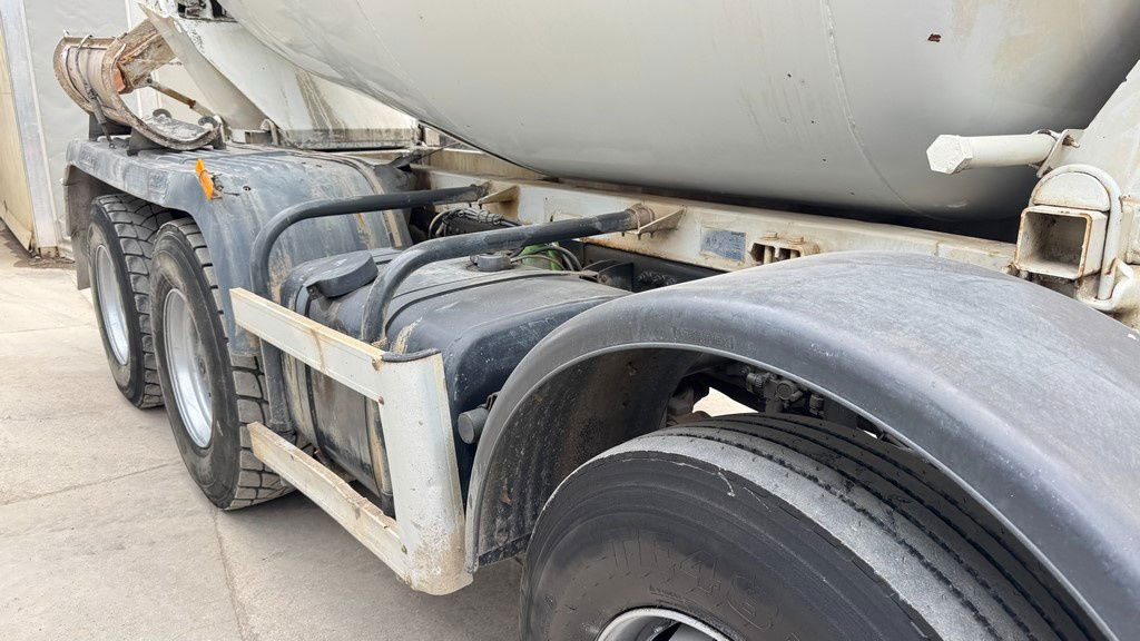 Mercedes-Benz Actros 3236 8x4 beton mixer 9m3 - משאית מערבלת בטון: תמונה 4 Mercedes-Benz Actros 3236 8x4 beton mixer 9m3 - משאית מערבלת בטון: תמונה 4