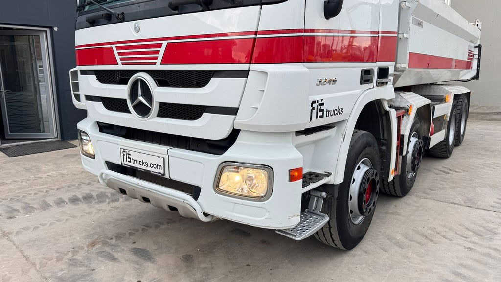 Mercedes-Benz Actros 3246 8X4 mulda tipper - retarder - hydr. back door - מזהיר: תמונה 3 Mercedes-Benz Actros 3246 8X4 mulda tipper - retarder - hydr. back door - מזהיר: תמונה 3
