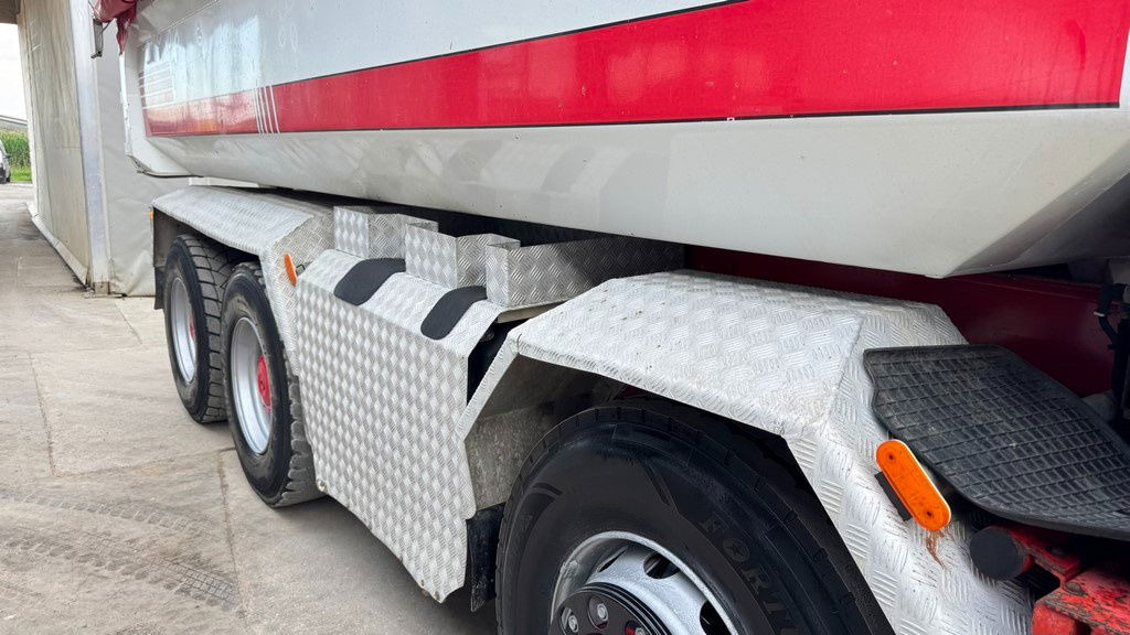 Mercedes-Benz Actros 3246 8X4 mulda tipper - retarder - hydr. back door - מזהיר: תמונה 5 Mercedes-Benz Actros 3246 8X4 mulda tipper - retarder - hydr. back door - מזהיר: תמונה 5