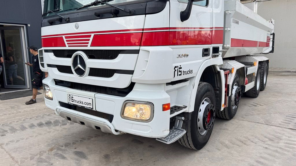 Mercedes-Benz Actros 3246 8X4 mulda tipper - retarder - hydr. back door - מזהיר: תמונה 2 Mercedes-Benz Actros 3246 8X4 mulda tipper - retarder - hydr. back door - מזהיר: תמונה 2
