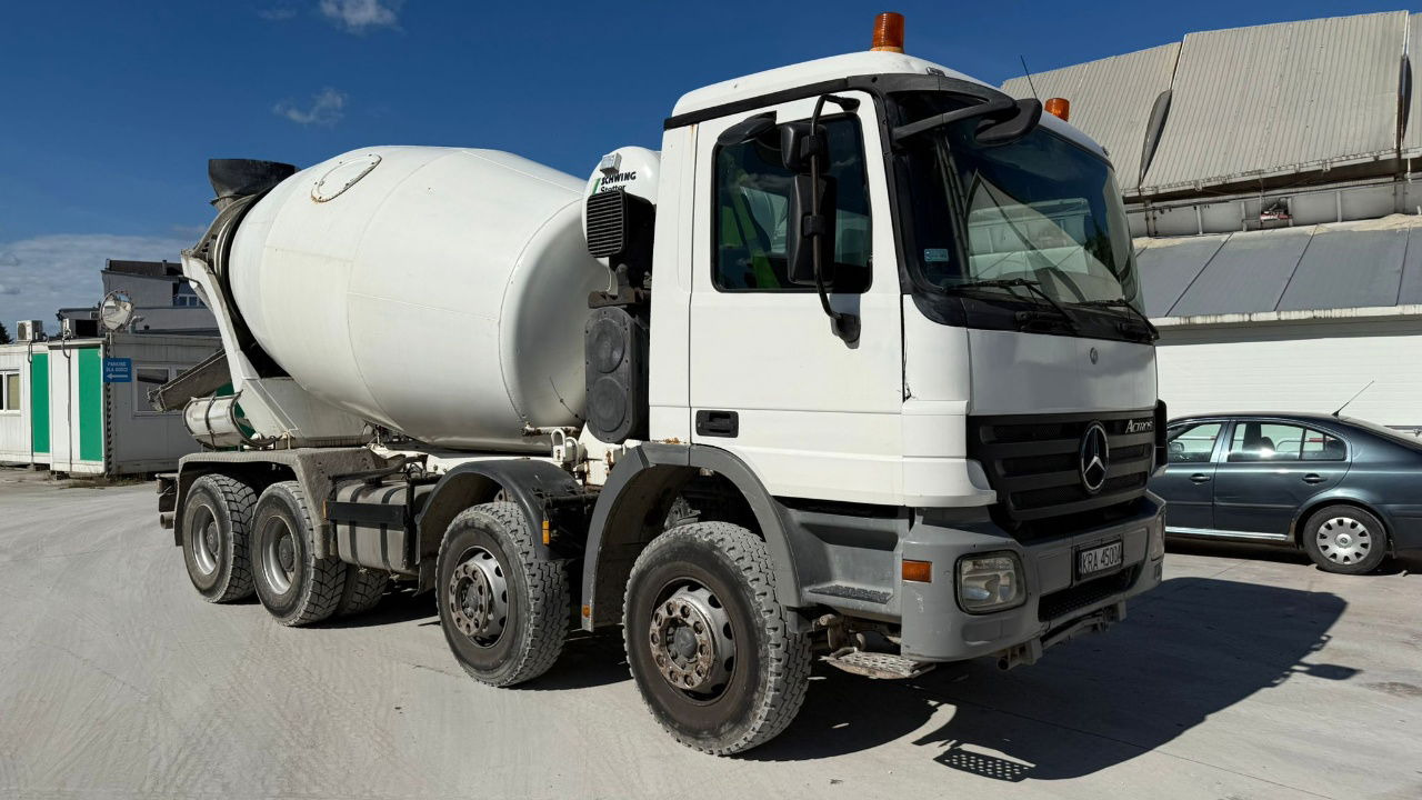 Mercedes-Benz Actros 3536 8x4 beton Schwing mixer 10m3 - משאית מערבלת בטון: תמונה 1 Mercedes-Benz Actros 3536 8x4 beton Schwing mixer 10m3 - משאית מערבלת בטון: תמונה 1