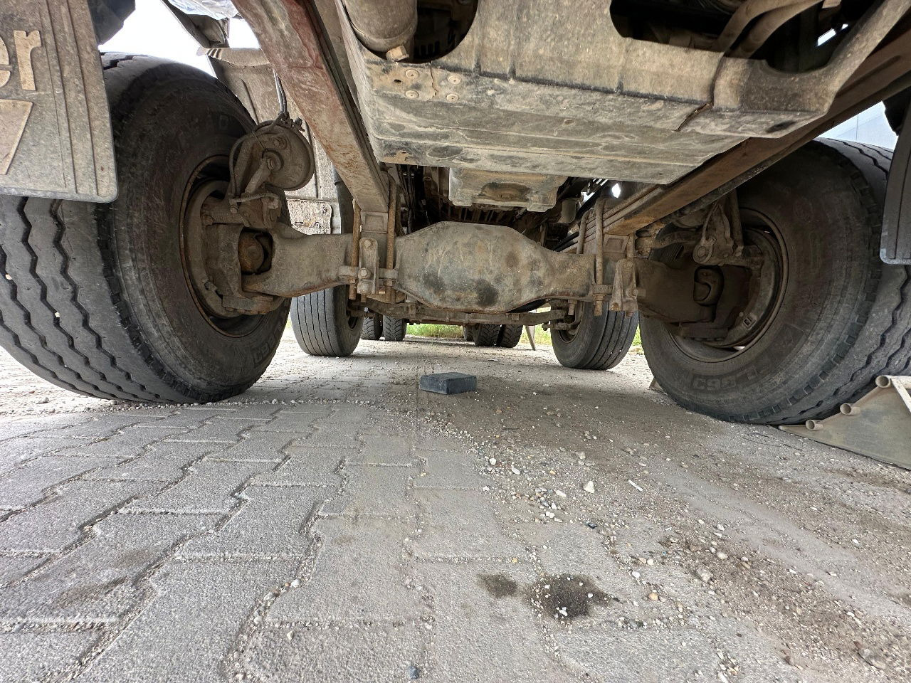 מזהיר Mercedes-Benz Actros 4141 K 8x6 mulda tipper - damaged: תמונה 12