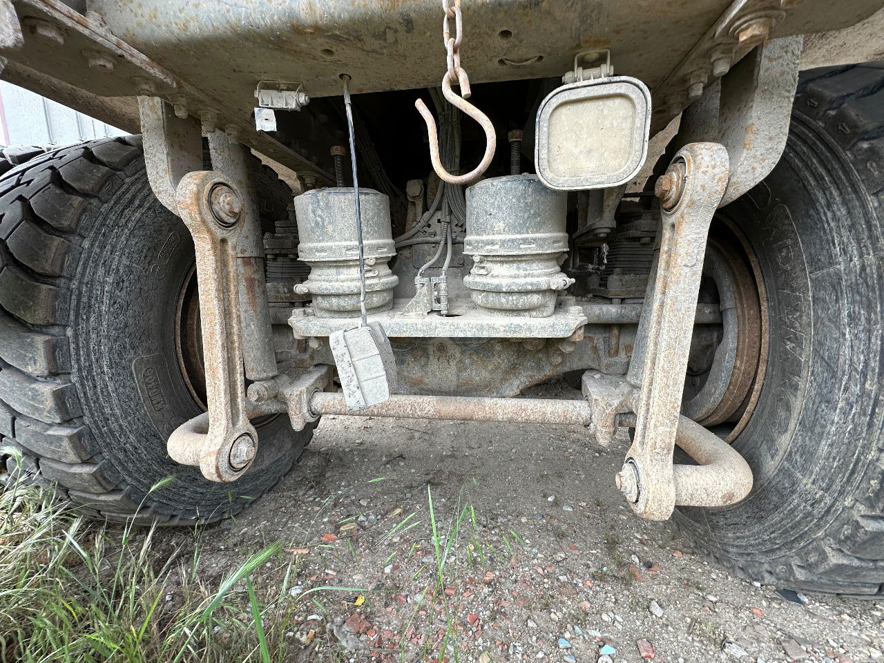 מזהיר Mercedes-Benz Actros 4141 K 8x6 mulda tipper - damaged: תמונה 11