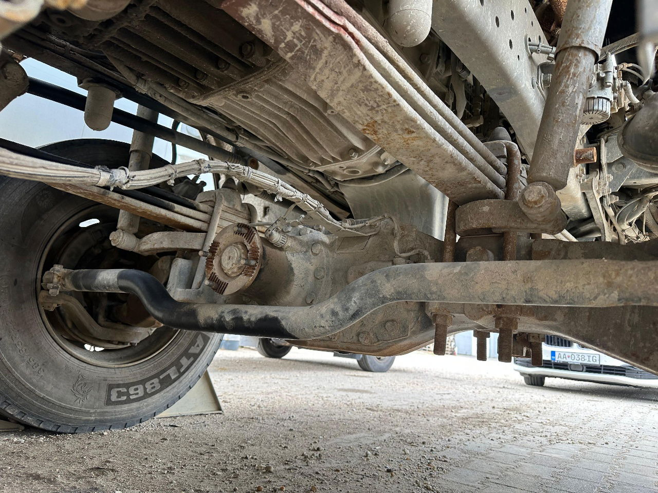 מזהיר Mercedes-Benz Actros 4141 K 8x6 mulda tipper - damaged: תמונה 40