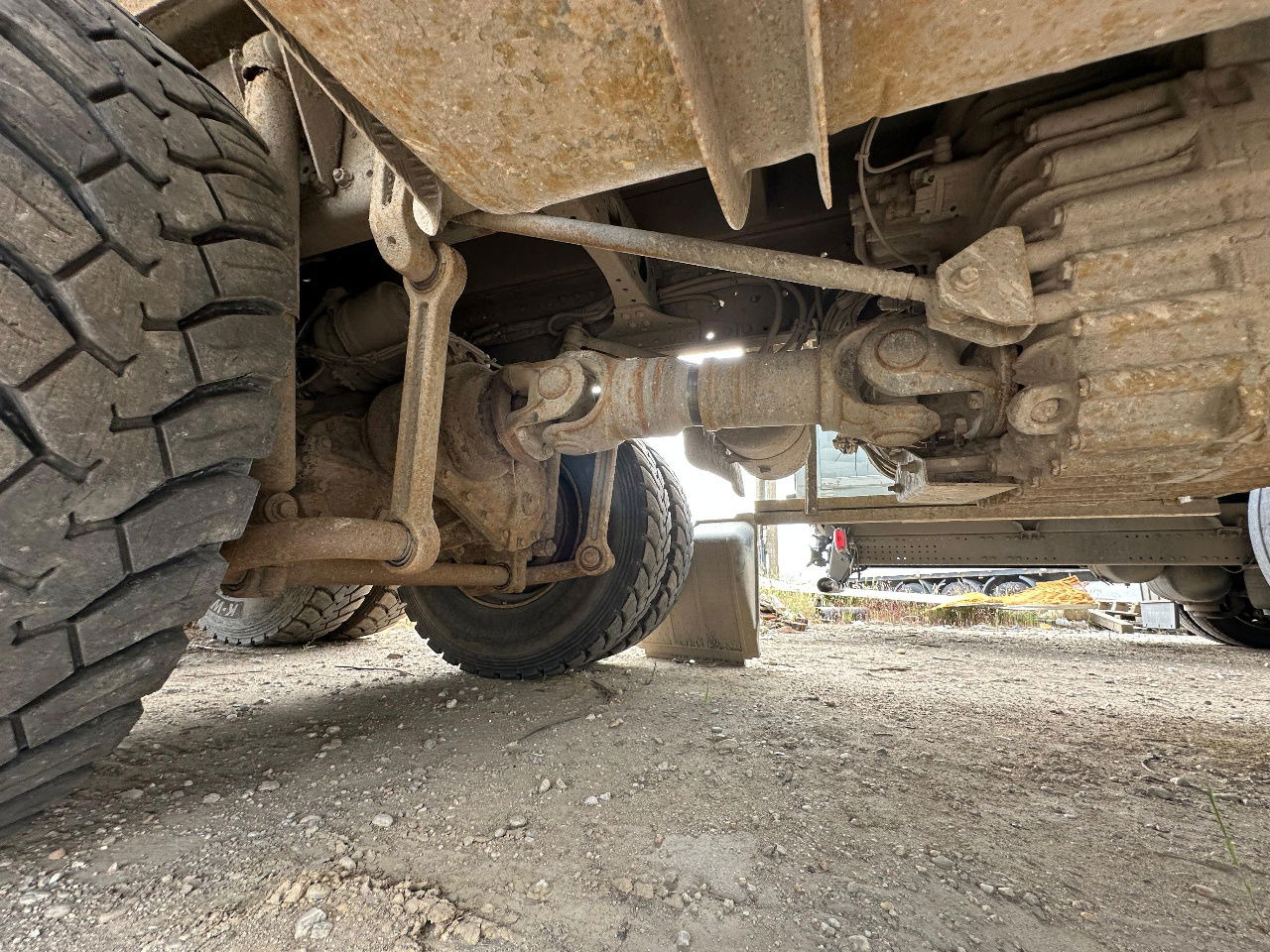 מזהיר Mercedes-Benz Actros 4141 K 8x6 mulda tipper - damaged: תמונה 31