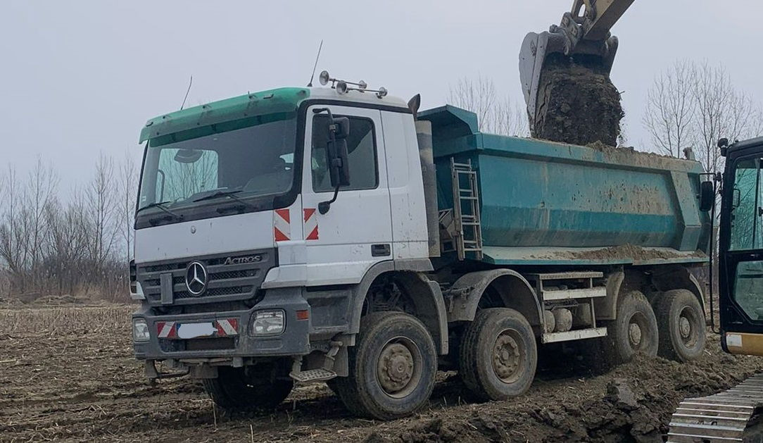 מזהיר Mercedes-Benz Actros 4141 K 8x6 mulda tipper - damaged: תמונה 23