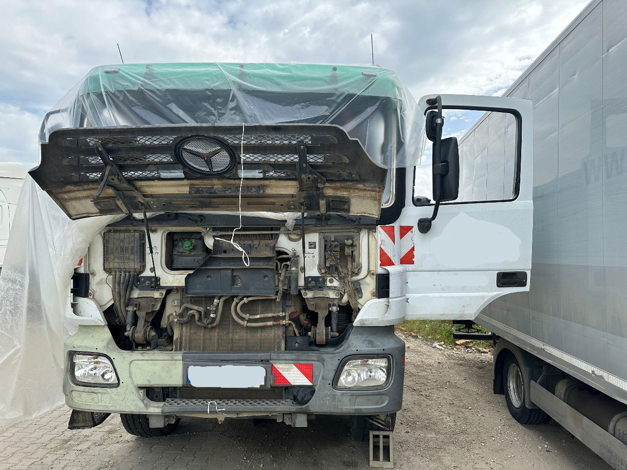 מזהיר Mercedes-Benz Actros 4141 K 8x6 mulda tipper - damaged: תמונה 25