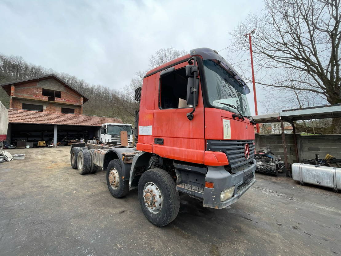 Mercedes-Benz Actros 4143 8x8 chassis - big axle - משאית עם שלדת תא: תמונה 3 Mercedes-Benz Actros 4143 8x8 chassis - big axle - משאית עם שלדת תא: תמונה 3